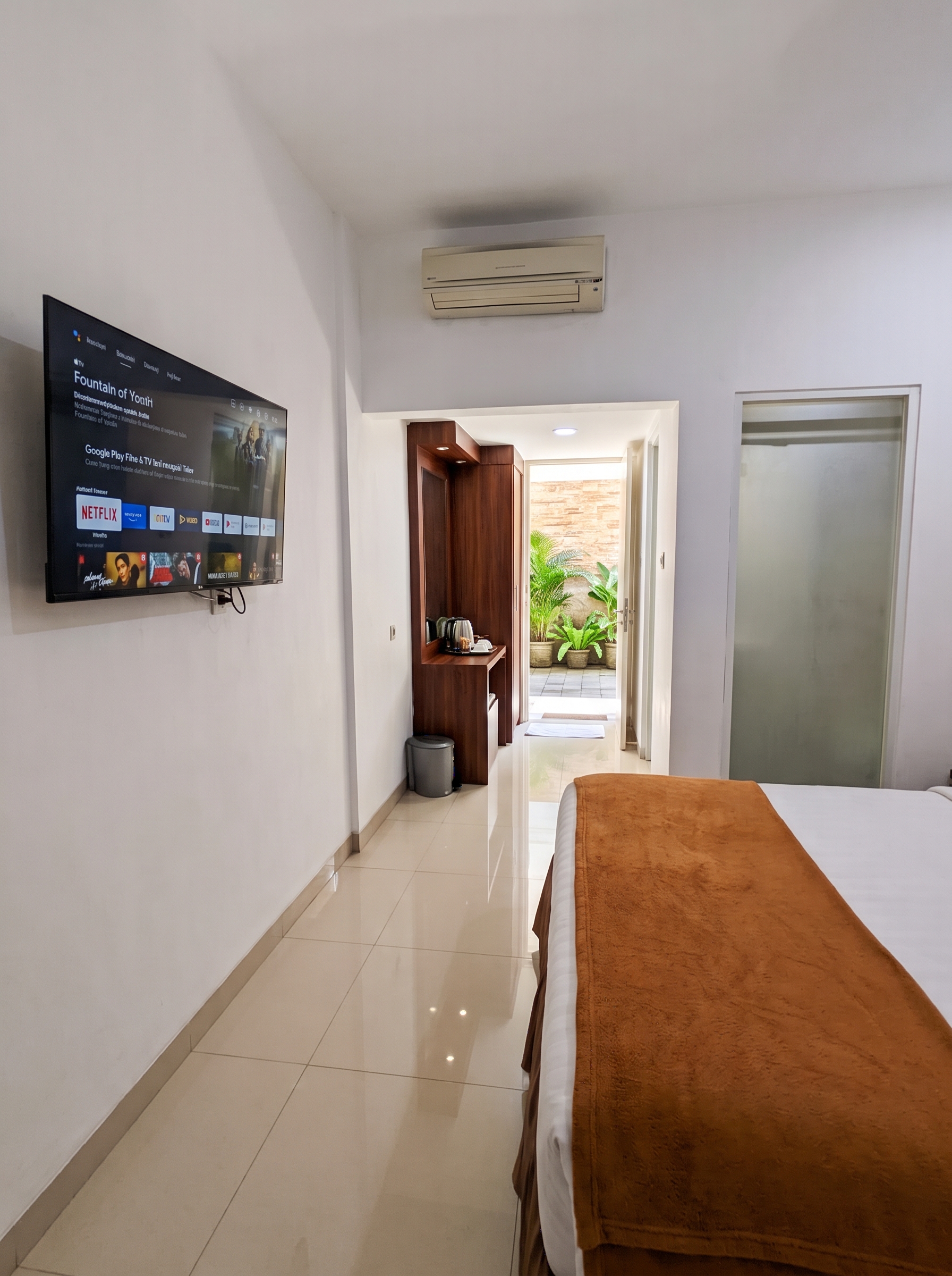 Queen BedRoom - Easy Access